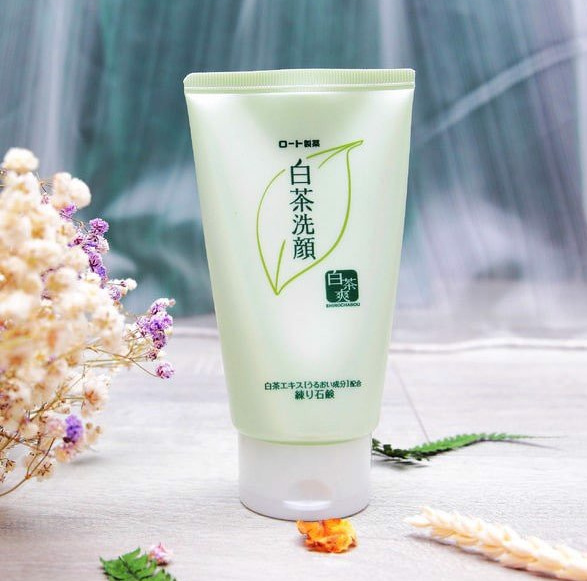 Đặt mua sữa rửa mặt trà xanh Rohto Shirochasou Green Tea của Nhật Bản giá tốt