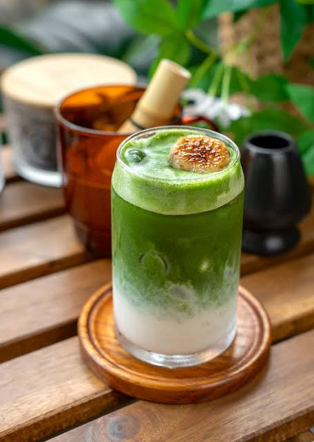 Easy Banana Matcha Latte