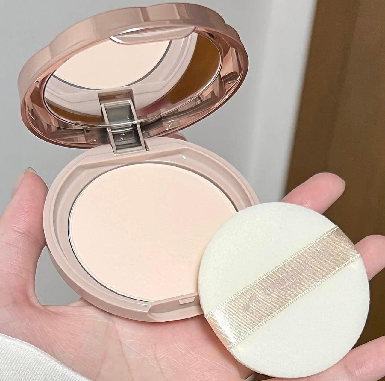 Phấn phủ Canmake của Nhật Bản