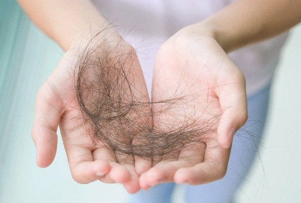 Tóc yếu dễ rụng nên gội dầu gội đầu gì? Tóc yếu dễ rụng nên gội dầu gội đầu gì?