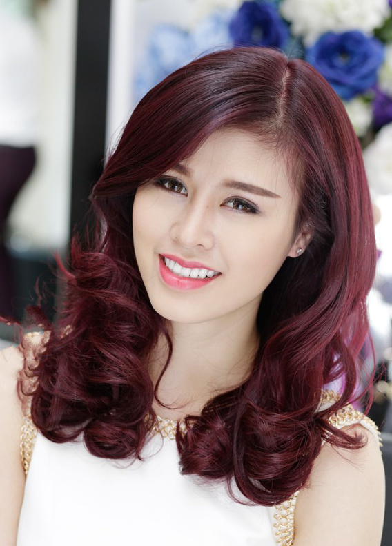 Tuổi trung niên nên nhuộm tóc màu gì?